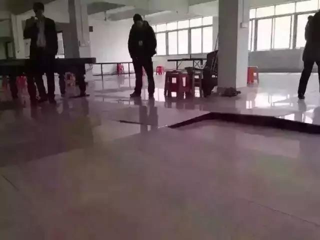 貼磚不留縫隙 貼磚不留縫隙